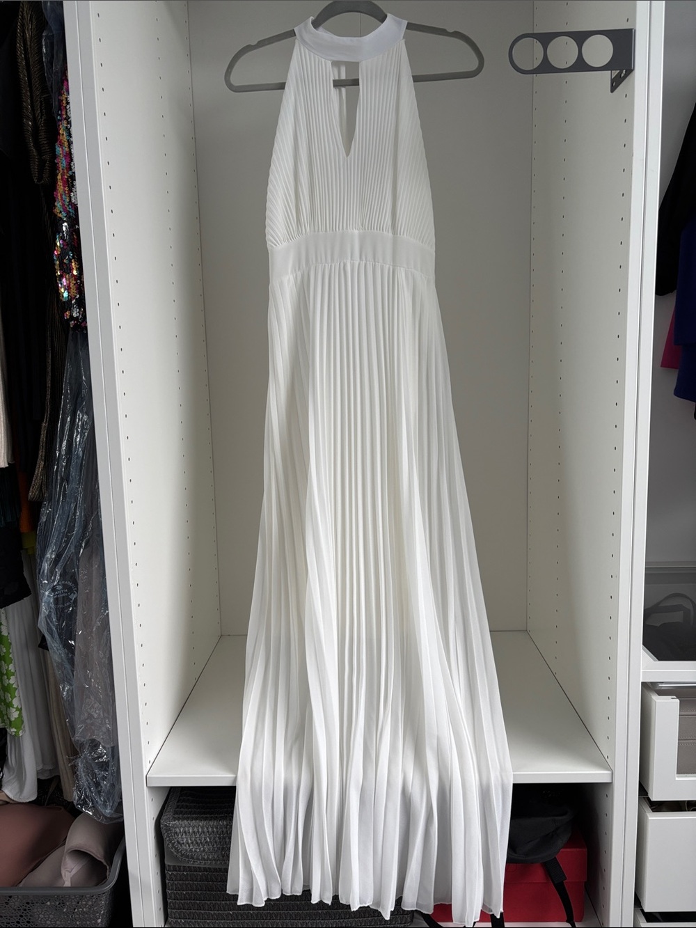 Sleeveless White Halter Pleated Maxi Dress